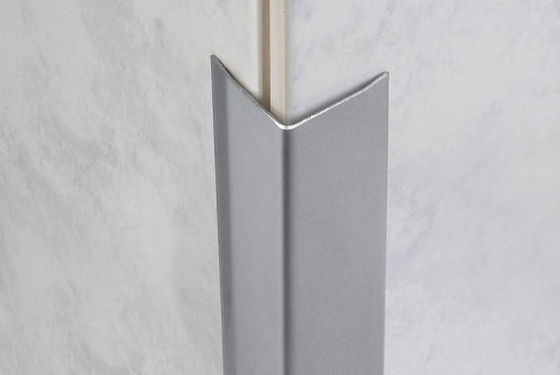 Il bordo di alluminio delle mattonelle di profilo sistema la disposizione di bordo d'angolo ceramica delle mattonelle di profili di alluminio dell'estrusione