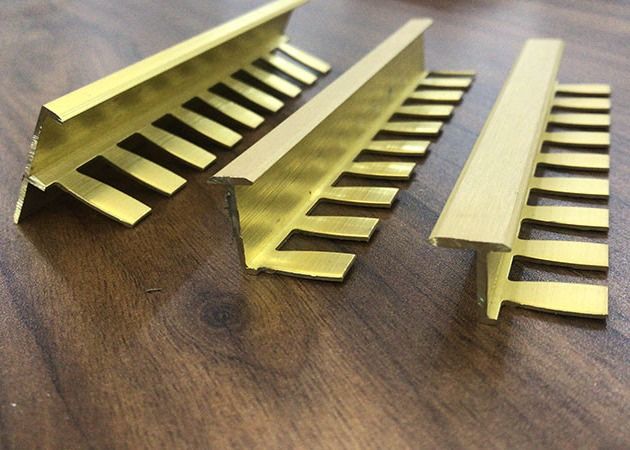 D'ottone decorativo dell'oro 3.0m cornice la decorazione della mobilia