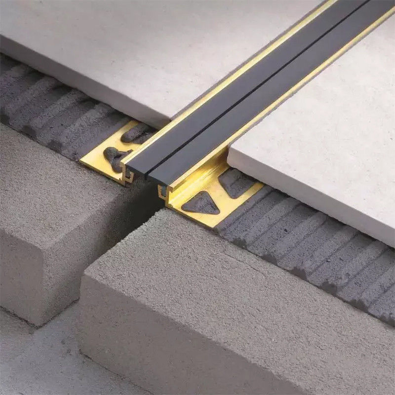 Giunto di dilatazione di legno ceramico del pavimento della disposizione di alluminio delle mattonelle del metallo