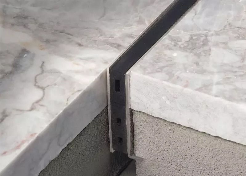 disposizione di finitura del bordo delle mattonelle della striscia della disposizione di alluminio delle mattonelle di 2.5m per il pavimento di legno