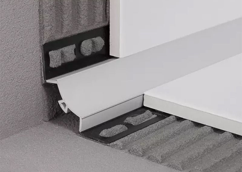 disposizione di finitura del bordo delle mattonelle della striscia della disposizione di alluminio delle mattonelle di 2.5m per il pavimento di legno