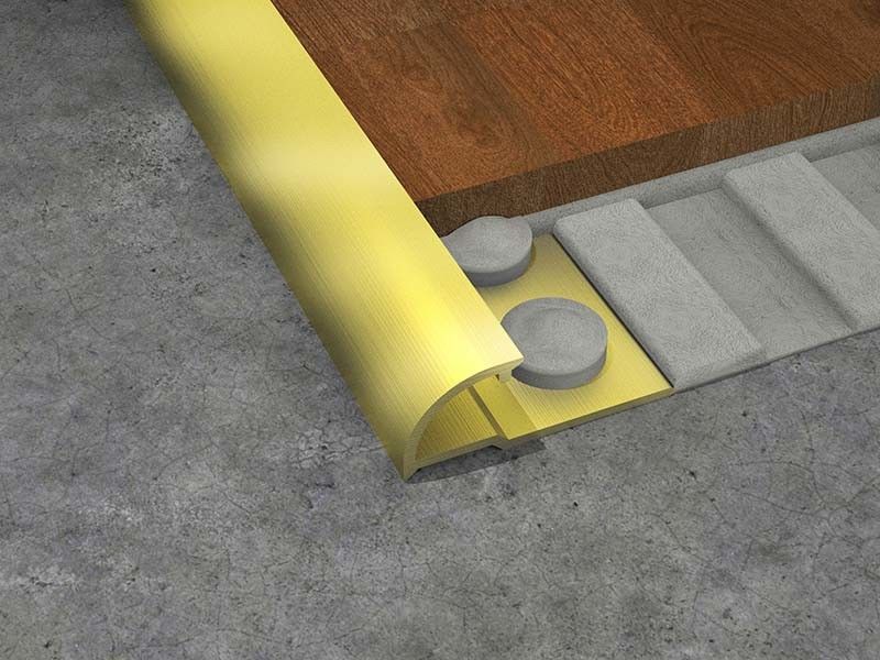 Le mattonelle d'ottone dell'ottone della striscia di transizione del pavimento sistemano la chiusura di finitura del pavimento di legno di 8mm