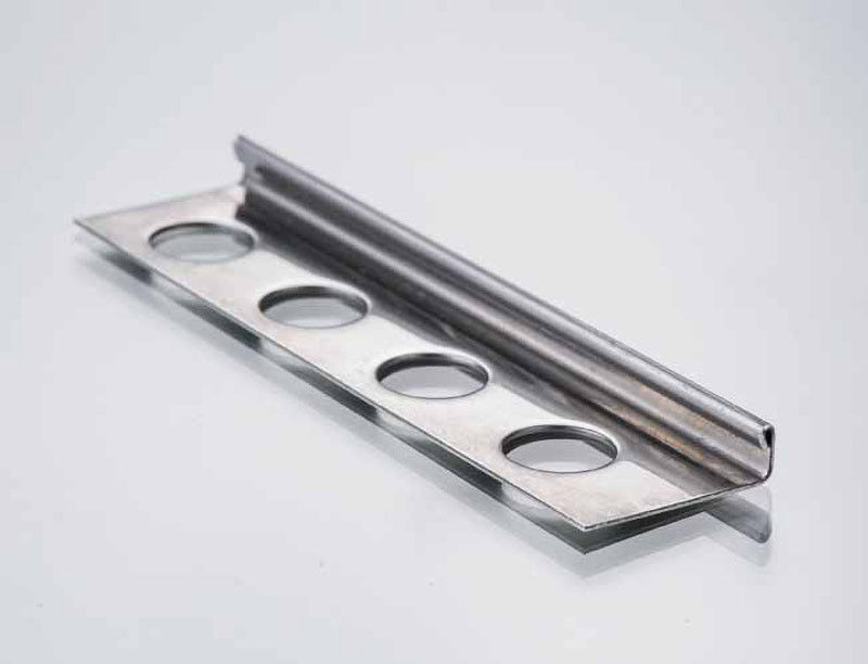 Disposizione a forma di L 2.0mm di acciaio inossidabile di profilo ceramico