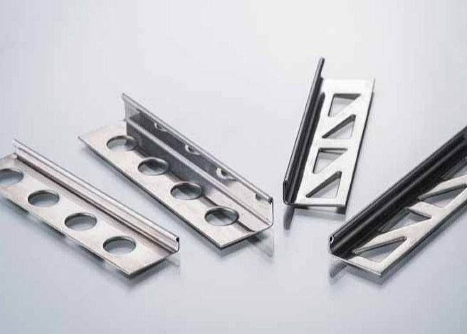 Disposizione a forma di L 2.0mm di acciaio inossidabile di profilo ceramico