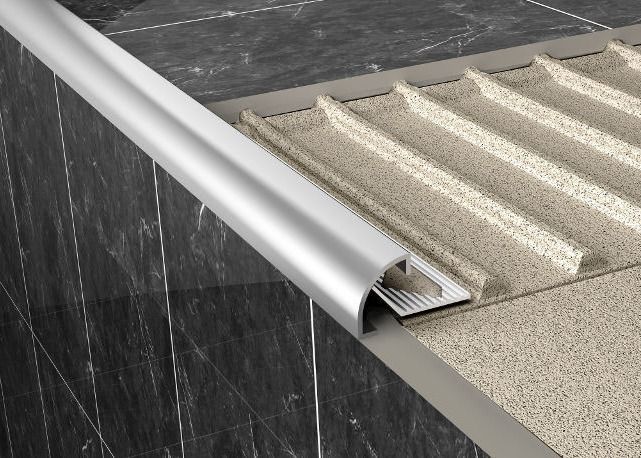 Strisce di metallo interne intorno alla disposizione di alluminio d'angolo del bordo dello specchio della piastrella per pavimento ceramica
