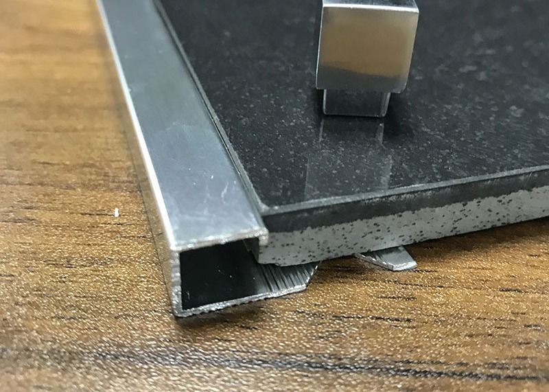 L'angolo ceramico delle mattonelle del bordo di alluminio dell'angolo piastrella la decorazione di alluminio della disposizione della piastrella di ceramica di profilo