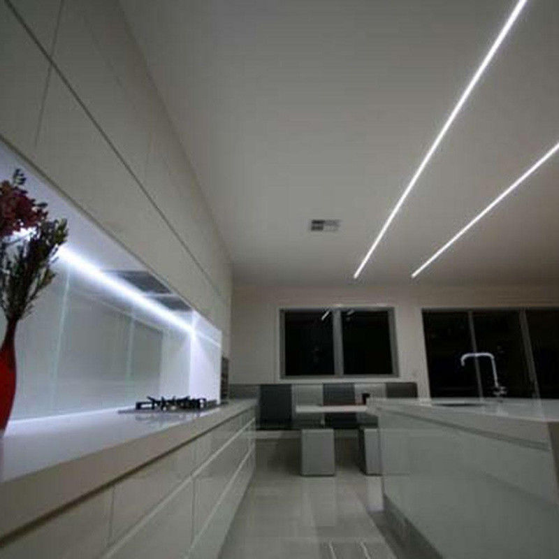 luce di striscia di 2.5m LED che monta Manica per le strisce di illuminazione del LED