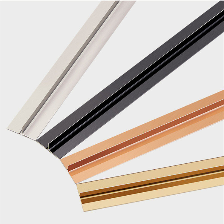 L'altra piastrella di ceramica esteriore degli accessori del campione libero SS304 T di vendite dirette degli accessori accantona per la disposizione dei bordi della parete del pavimento