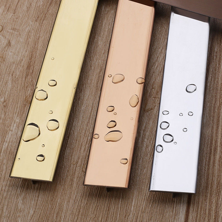 L'altra piastrella di ceramica esteriore degli accessori del campione libero SS304 T di vendite dirette degli accessori accantona per la disposizione dei bordi della parete del pavimento