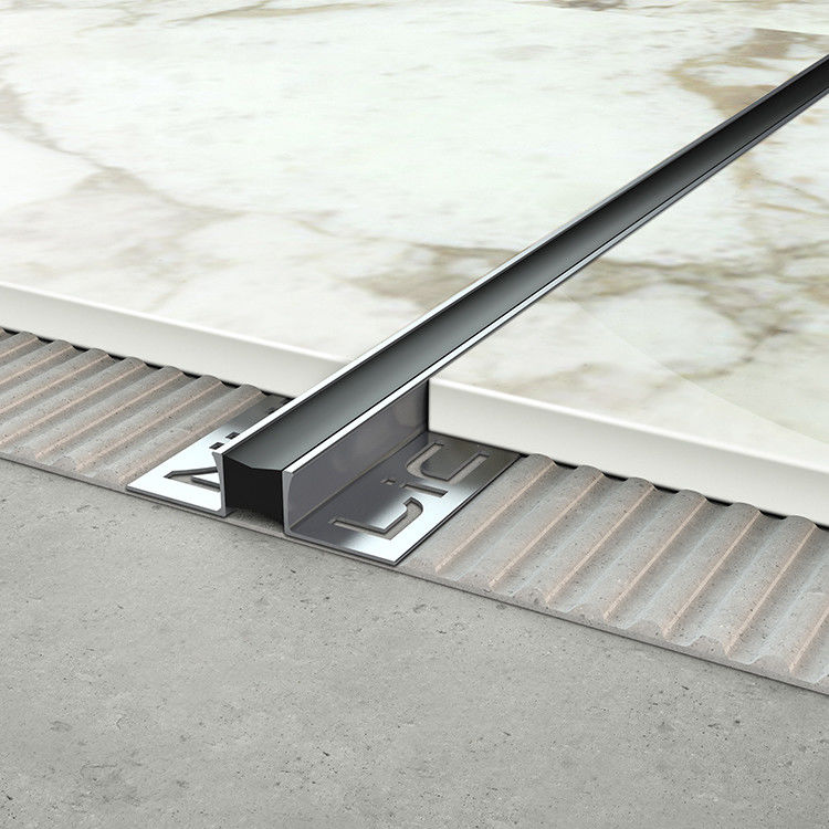 Pavimento dell'estrusione del movimento di alluminio delle mattonelle e disposizione di legno uniti di pavimentazione ceramici delle mattonelle