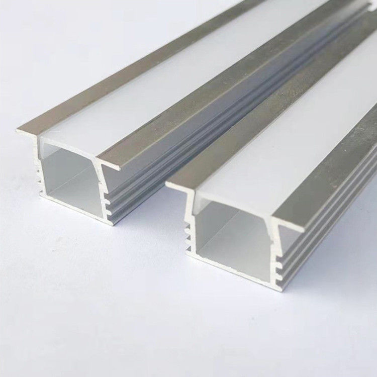 2.7m hanno messo il profilo di alluminio del LED per la luce di striscia principale