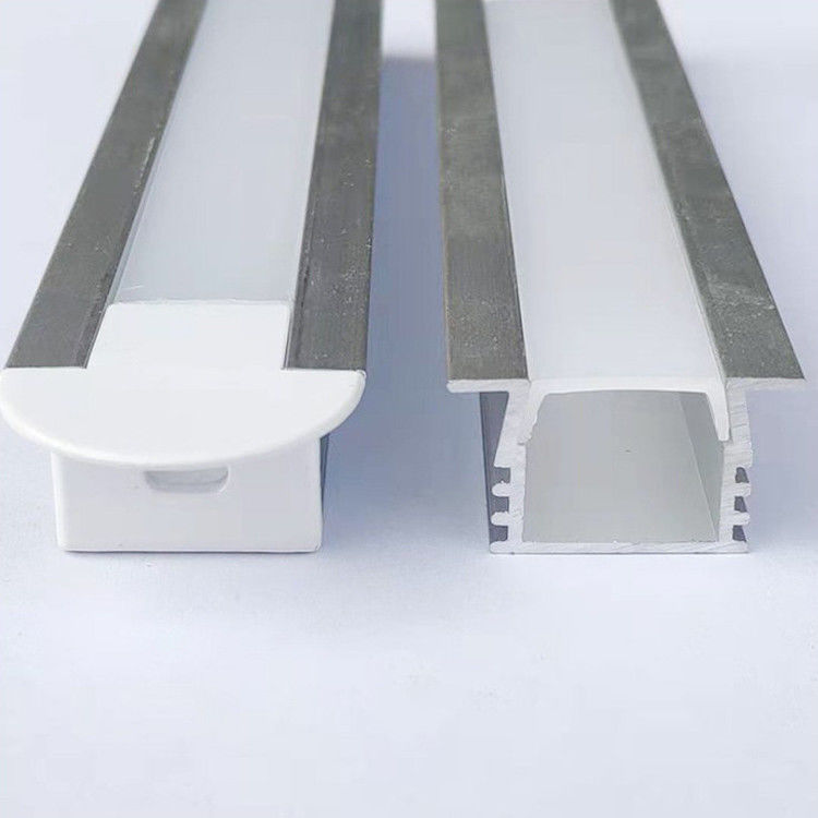 2.7m hanno messo il profilo di alluminio del LED per la luce di striscia principale