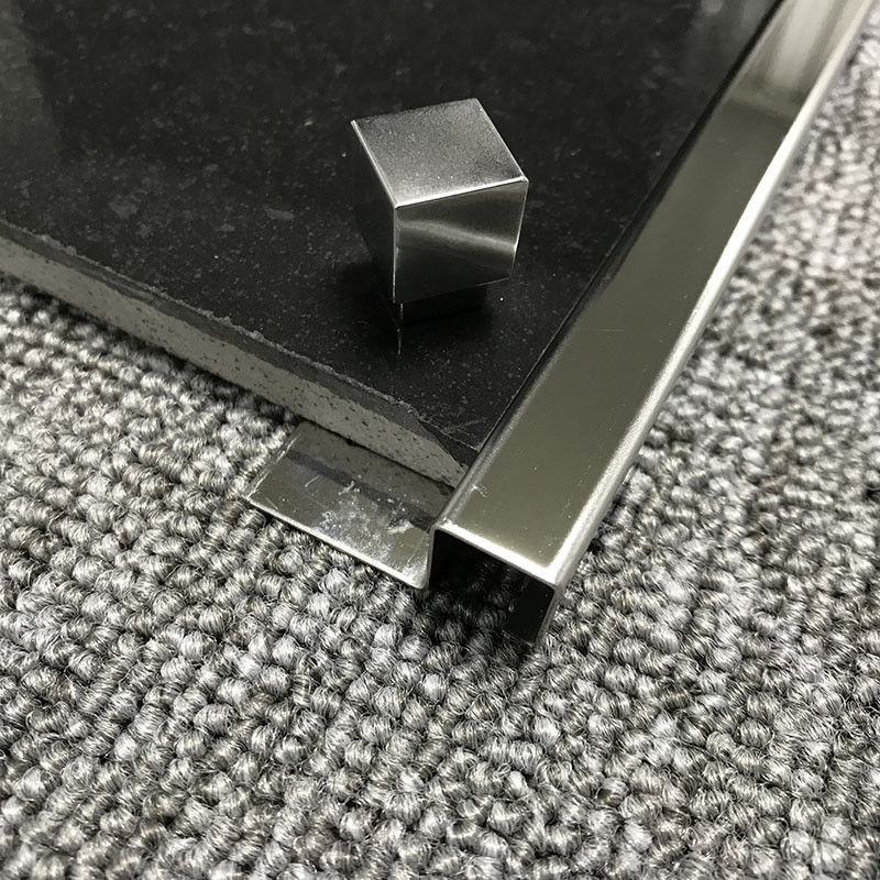 Disposizione quadrata decorativa d'acciaio del bordo delle mattonelle delle strisce 2.0mm di Sqstainless dello specchio